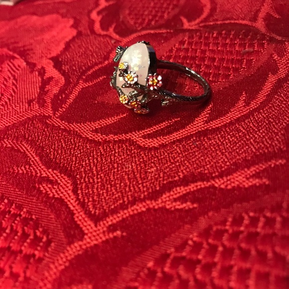 Woman’s Opal Silver Ring! - Picture 3 of 7